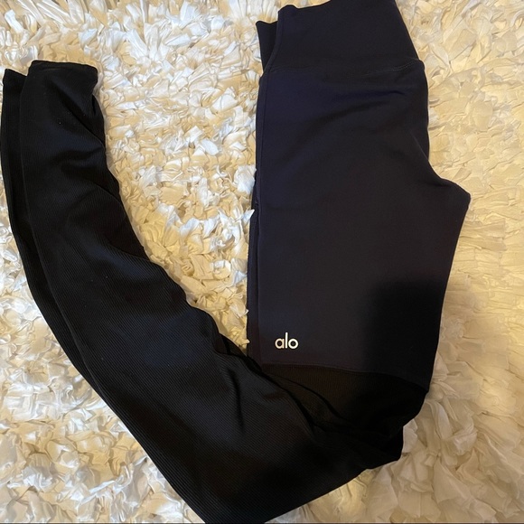 ALO Yoga Pants - Alo Yoga Goddess Leggings :: Sz M